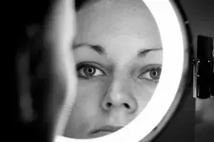 5 mythes de l'acné adulte que vous devez absolument connaitre