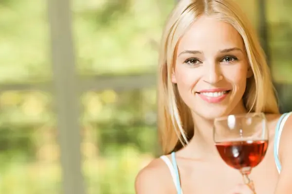 Comment réduire les boutons d’acné lorsque vous buvez de l’alcool ?