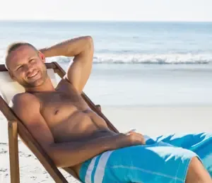 Le Guide pour les hommes pour un été sans acné